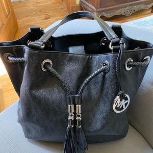 Gorgeous Michael Kors tote